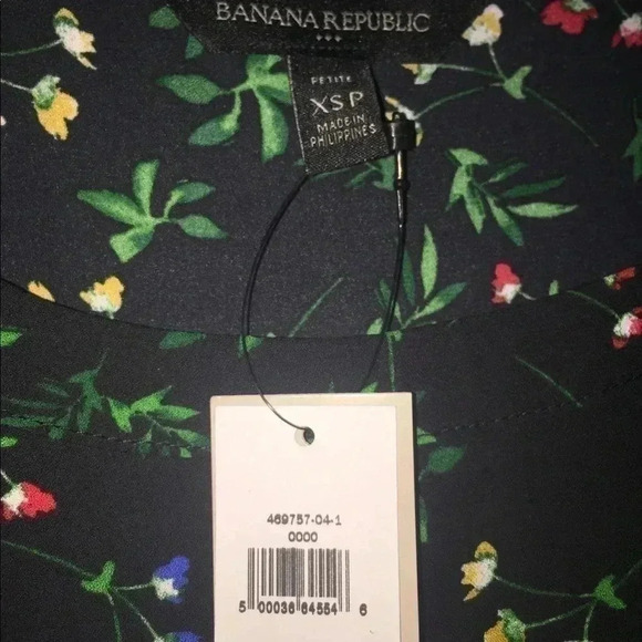 Banana Republic black floral print top XS pet - Picture 2 of 2